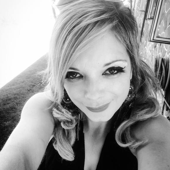 Meet your Posher, Marilyn - Picture 1 of 1